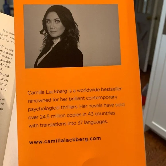 TWO ADULT FICTION BOOKS - Picture 5 of 9